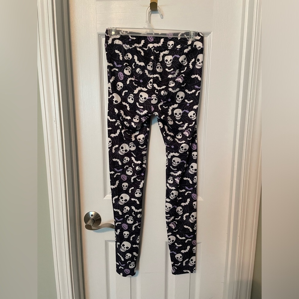 Halloween leggings.